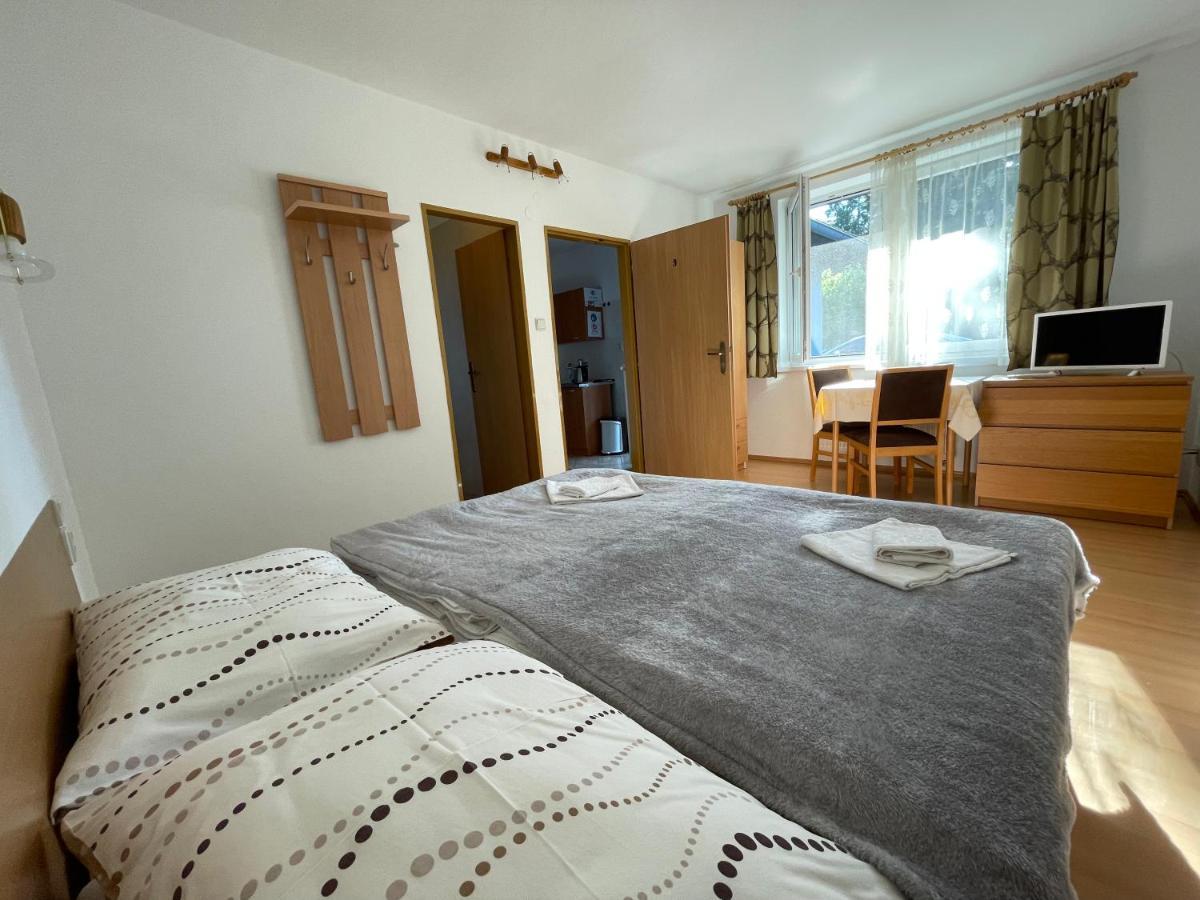 Privat Hotos Appartement Liptovský Mikuláš Buitenkant foto