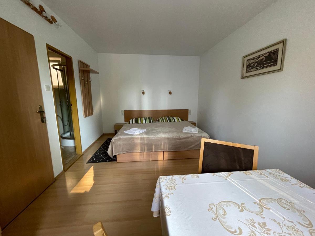 Privat Hotos Appartement Liptovský Mikuláš Buitenkant foto