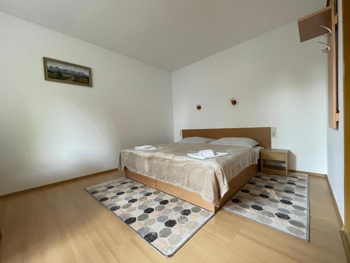Privat Hotos Appartement Liptovský Mikuláš Buitenkant foto